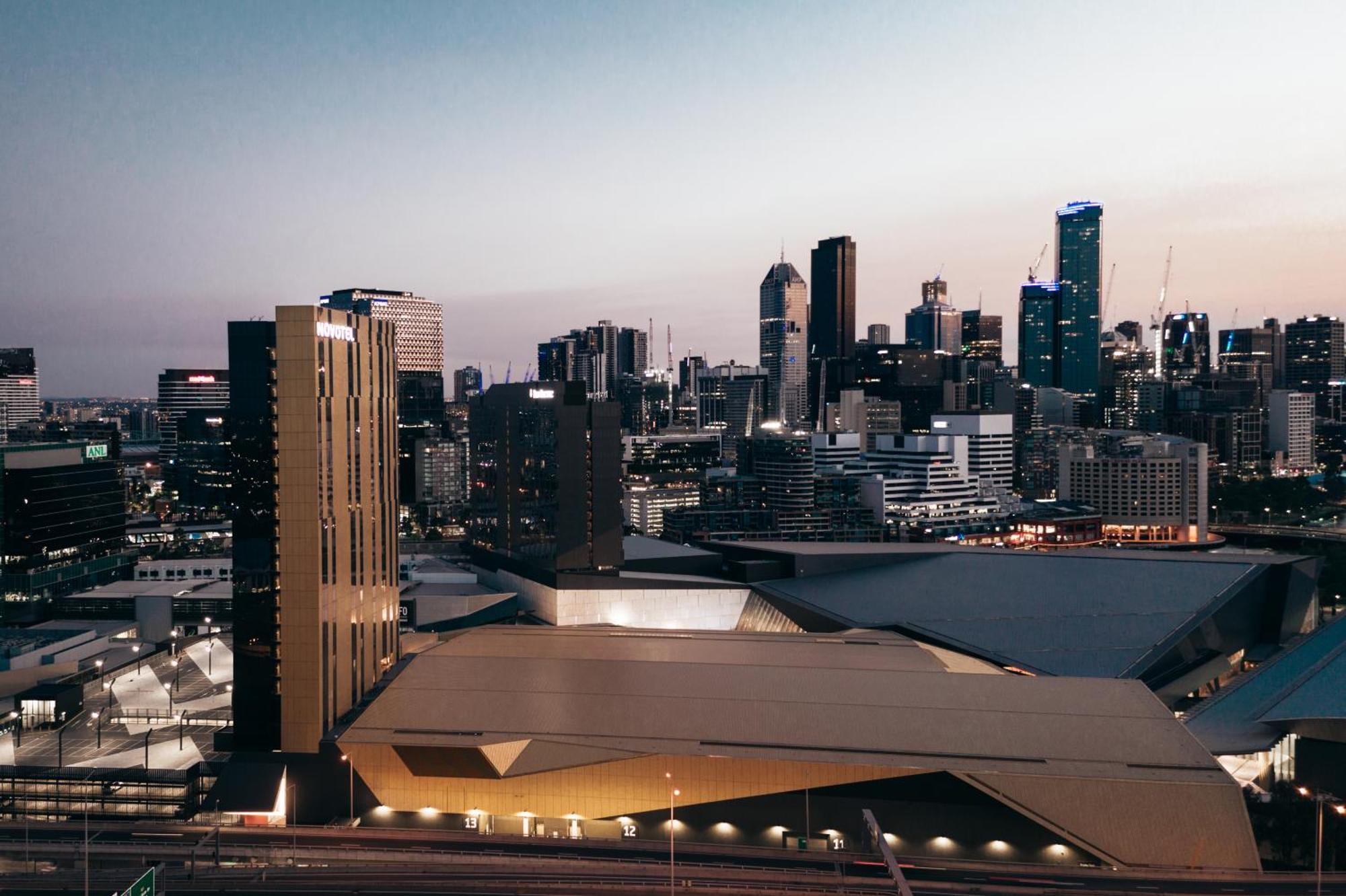 Novotel Melbourne South Wharf Exteriör bild